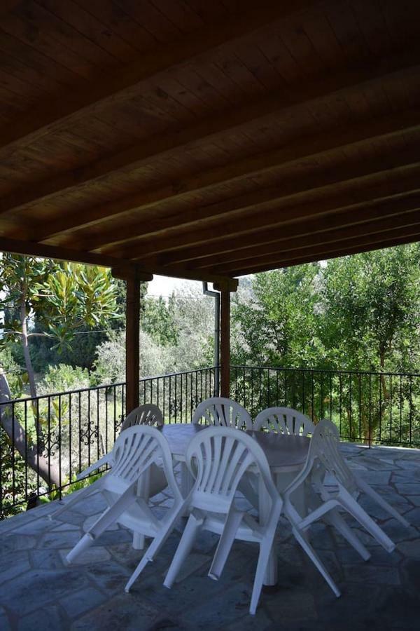 Holiday Home Dionysis Chorefton Exterior foto